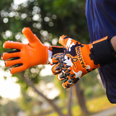 Adhesive Seams and Excellent Grip/The Ultimate Goalkeeping Gloves for Adult Pro Players