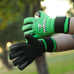 Top-Quality Goalkeeper Gloves for Adult Pro Players with German Latex and Adhesive Seams